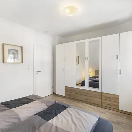 Jule アルンスベルク