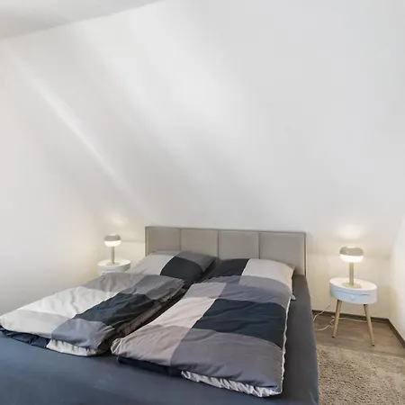 Jule アパート アルンスベルク